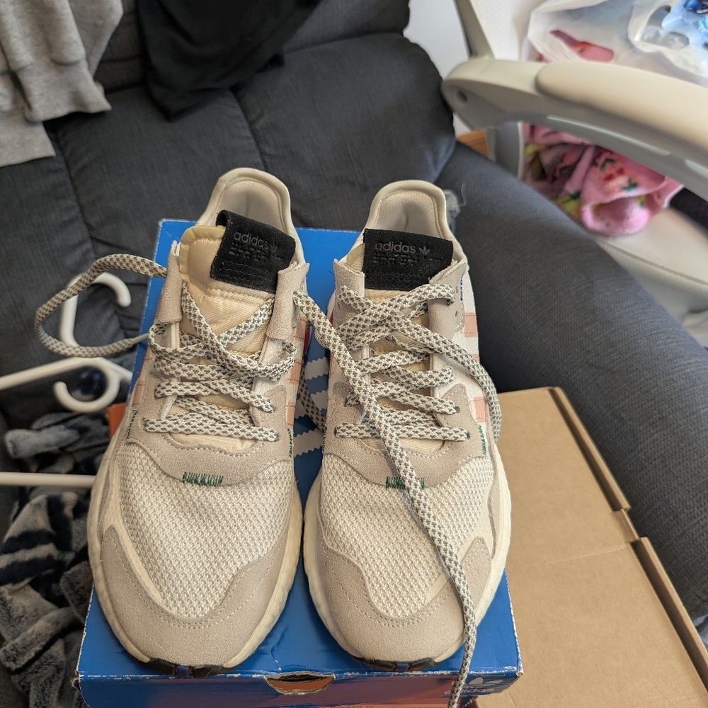 Adidas Nite Jogger Women's Sz 6.5 - Picture 3 of 8